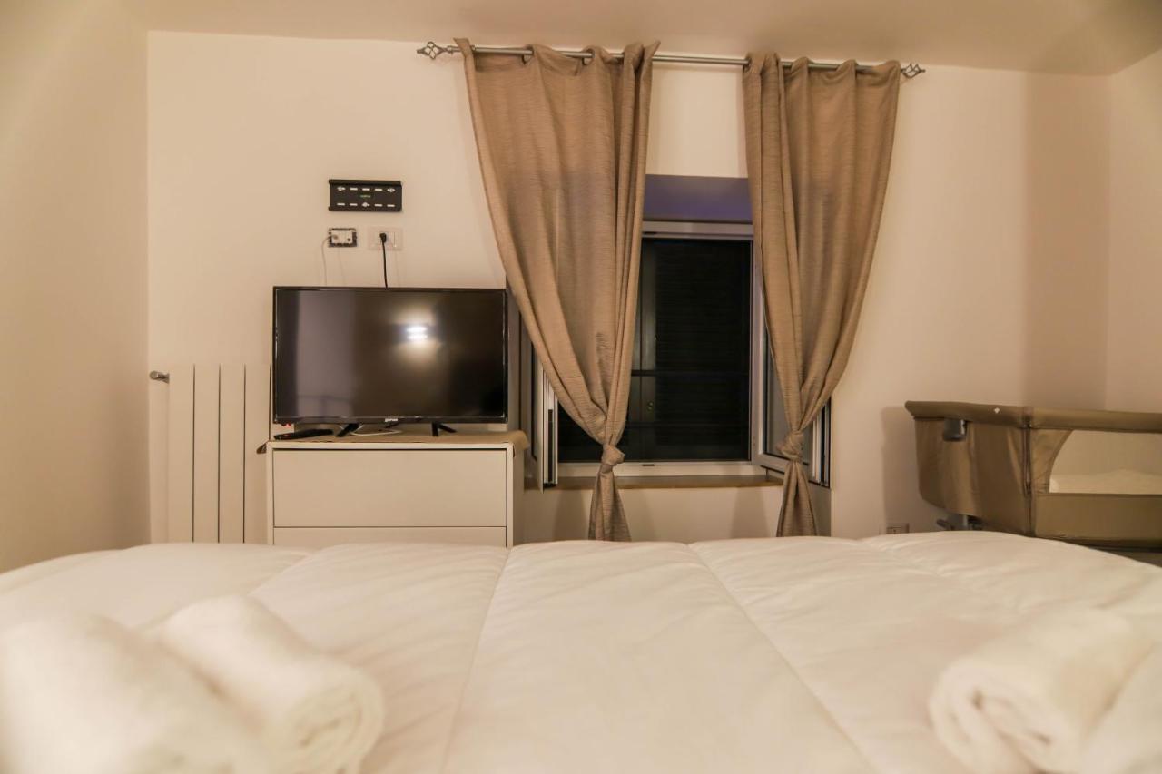 Casa Vacanze Mergellina 84 Chiaia, Stadio Maradona Lungomarecaracciolo Napels Buitenkant foto